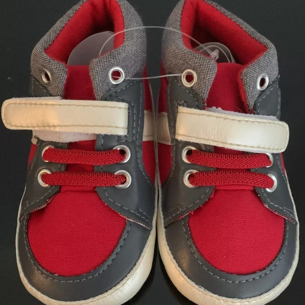 Baby boy / shoes 6-12 months Soft Canvas Shoe NWOT